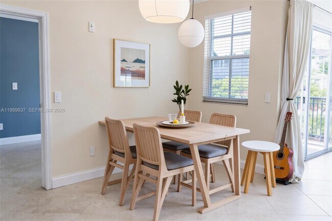 Foto del edificio - 3255 NE 184th St