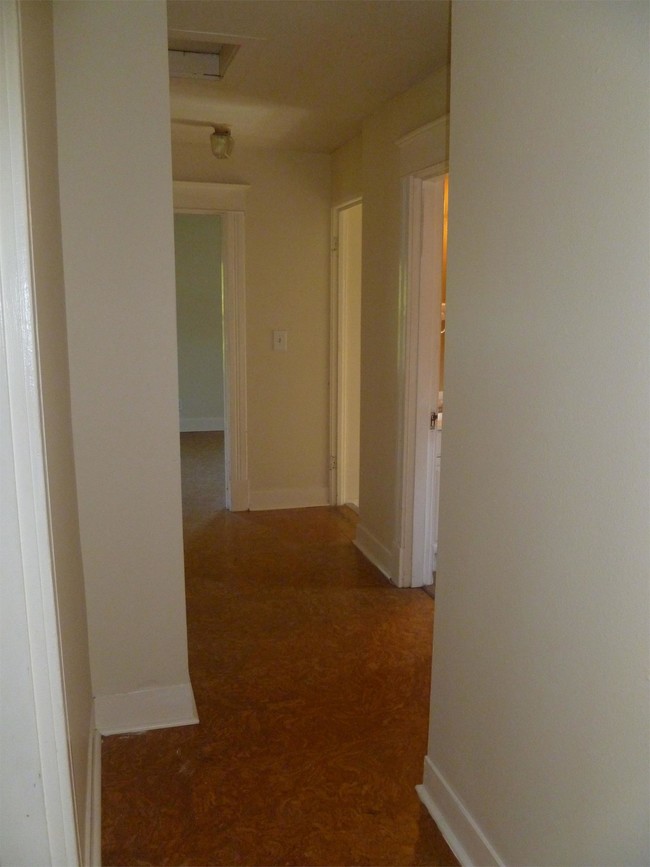 Building Photo - 6225 SE 88th Ave