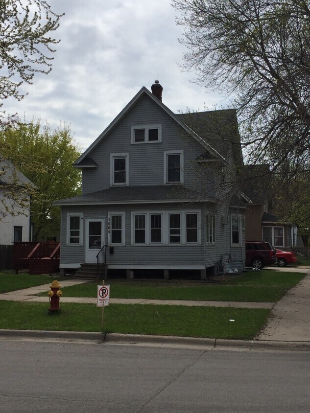 Primary Photo - 1664 Concordia Ave