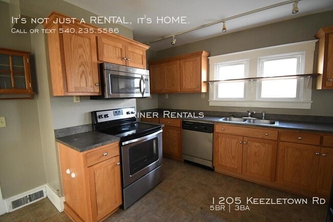 Building Photo - 1205 Keezletown Rd