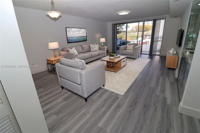 Foto del edificio - 16531 NE 35th Ave