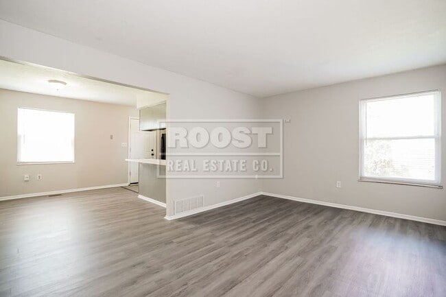 Foto del edificio - 5623 Chatford Dr