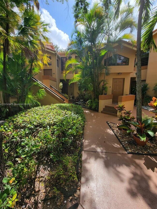 Building Photo - 15515 N Miami Lakeway