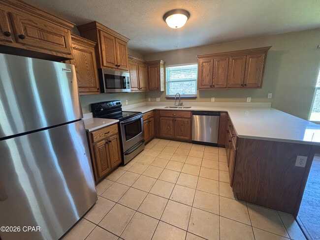 Building Photo - 4701 Deerfield Dr