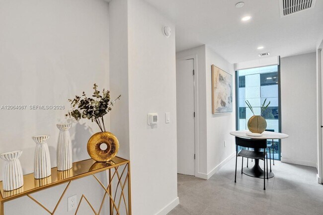 Foto del edificio - 121 NE 5th St