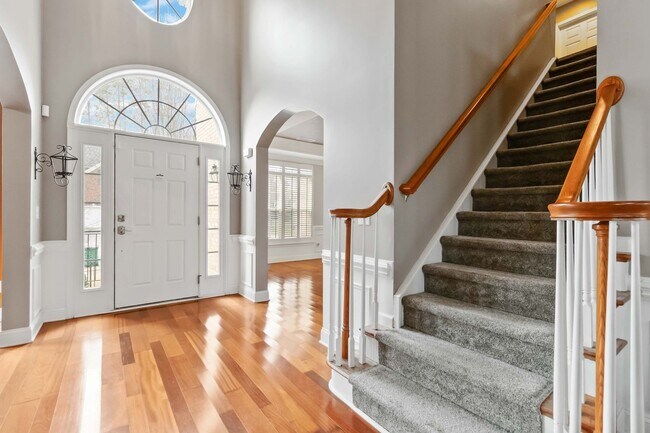 Foto del edificio - Beautiful Home just minutes from Mountain Island lake