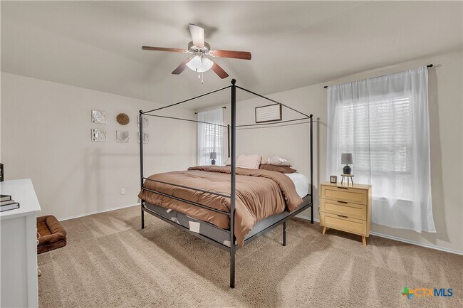 Foto del edificio - 6600 Katy Creek Ln