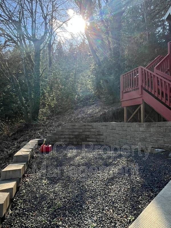 Building Photo - 6420 SE Mabel Ave