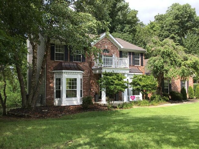 Building Photo - 1647 Golf Course Dr