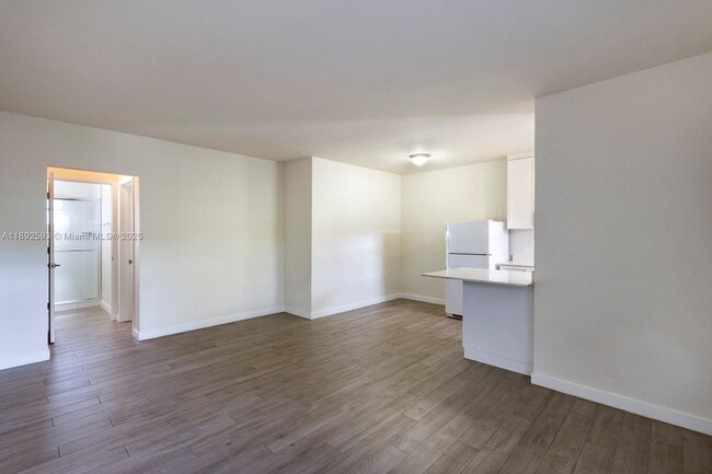 Building Photo - 6511 Santona St