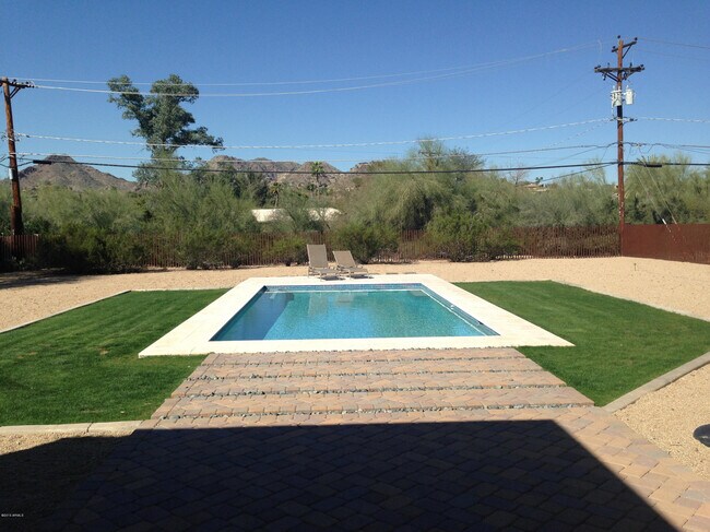 Foto del edificio - 4302 E St Joseph Way