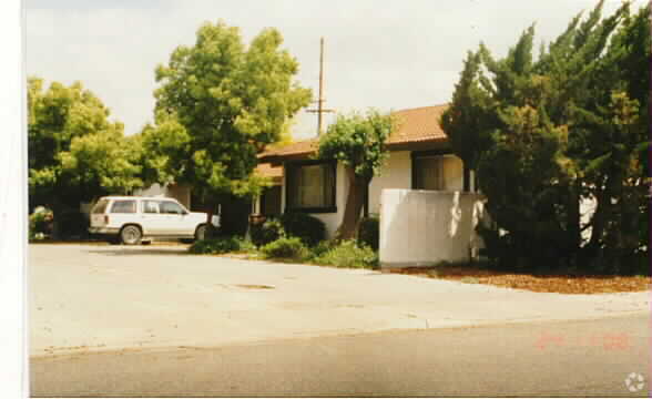Building Photo - 3941 Juniper Dr