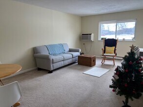 Building Photo - 66 Mayflower Ave