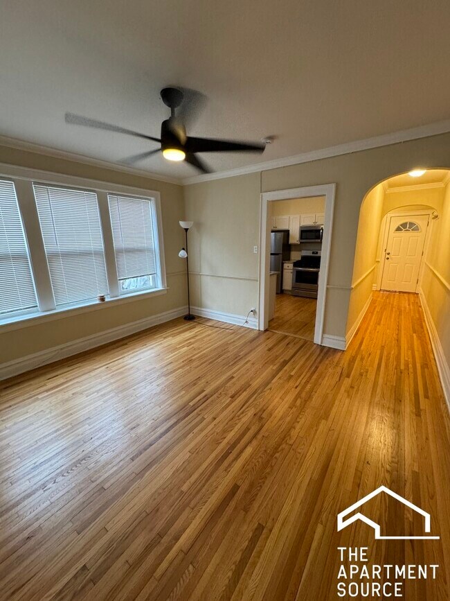 Foto del edificio - 2221 W Arthur Ave