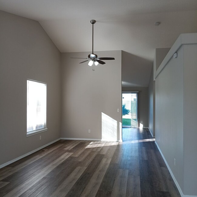 Foto del edificio - Relax and Enjoy Your Next Home in Monouth!