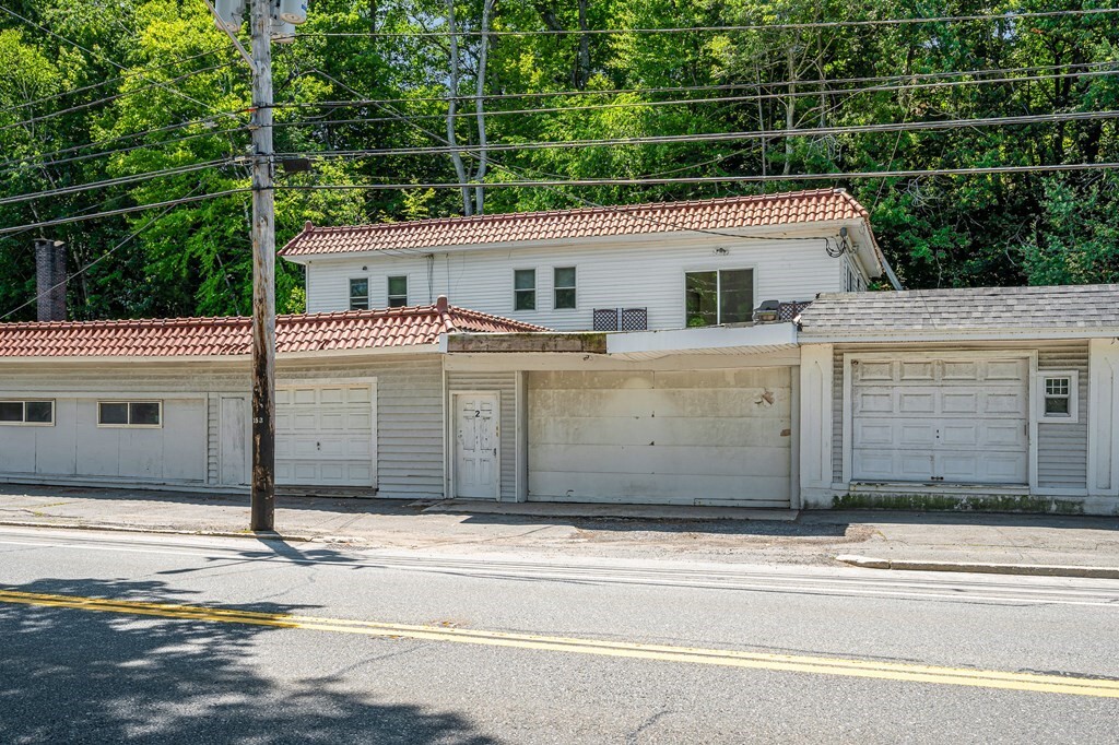 Primary Photo - 1405 River St