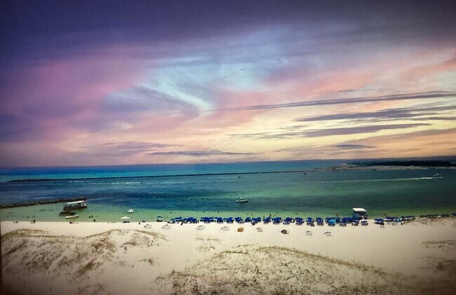 Foto del edificio - 480 Gulf Shore Dr