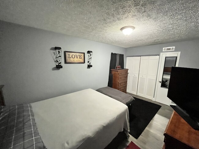 Bedroom - 1492 Waverly Way