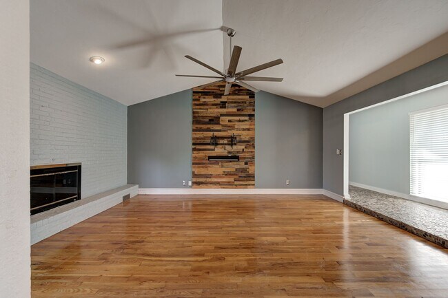 Building Photo - 3619 Chatham Ct