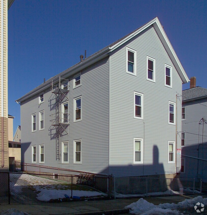 Building Photo - 85-95 John St