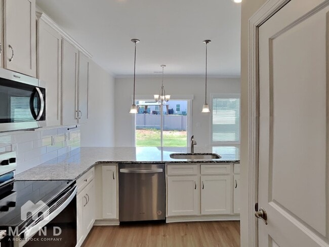 Building Photo - 158 Brixham Lp