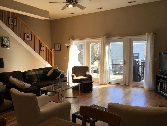 Building Photo - 1927 N Sedgwick St