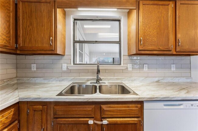 Foto del edificio - 153 Halleck Ln