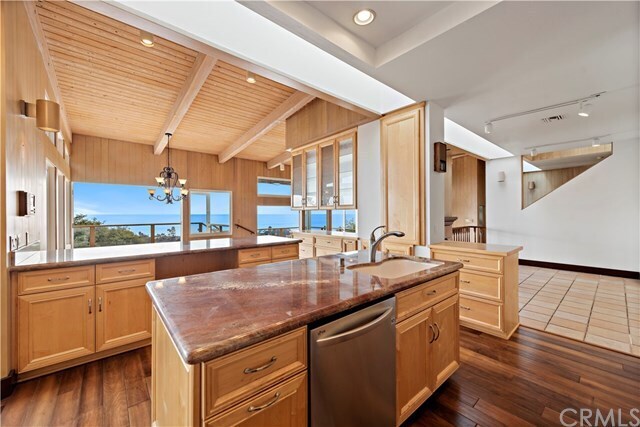 Building Photo - 1560 Sunset Ridge Dr