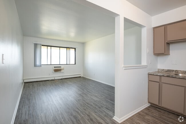 2 BR, 1 BA - 830SF - The Landing at 1st Street