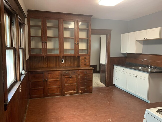 Building Photo - 28 Hedley Pl