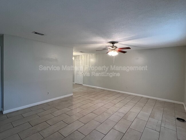 Building Photo - 1003 Space Cir