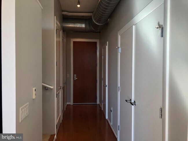 Foto del edificio - 811 4th St NW