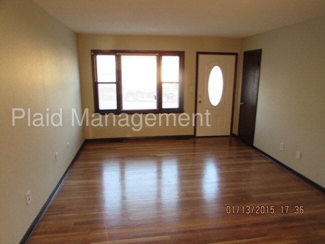 Building Photo - Stylish Ranch Style House