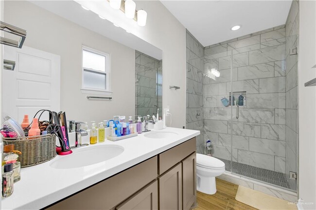 Building Photo - 25 Xavier Ave