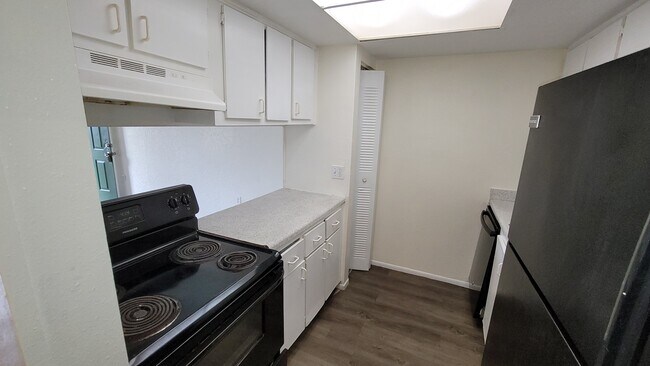 Foto del edificio - 7624 Forest City Rd