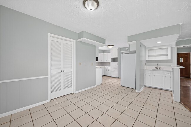 Foto del edificio - 5703 Green Timbers Dr