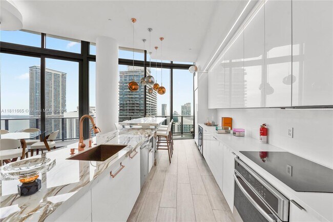 Foto del edificio - 45 SW 9th St