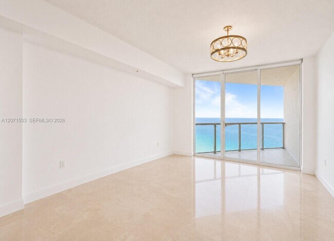 Foto del edificio - 16699 Collins Ave