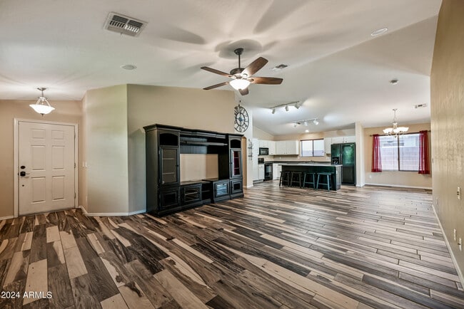 Foto del edificio - 2992 E Blue Ridge Way
