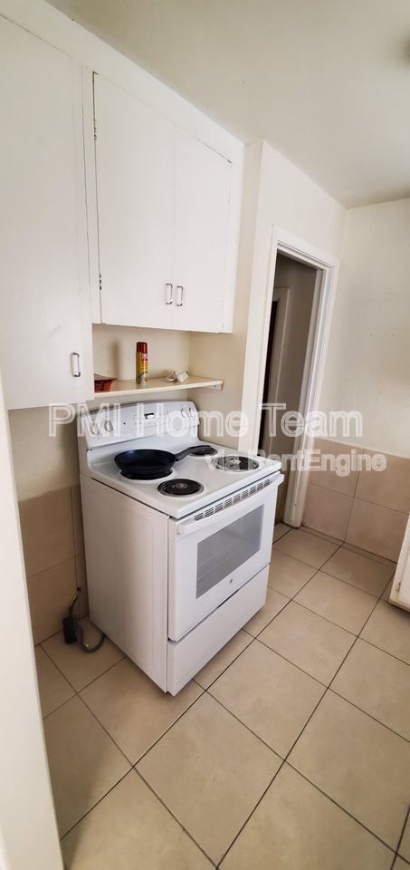 Building Photo - 887 Bel Mar Dr