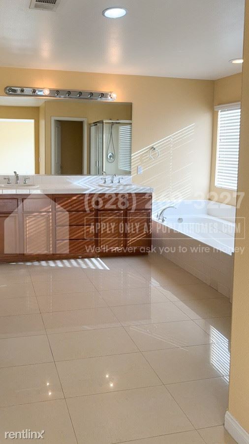 Foto del edificio - 5 br, 3.5 bath House - 40495 Charleston St. -