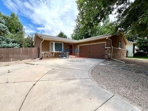 Building Photo - 4316 Ridgeglen Rd