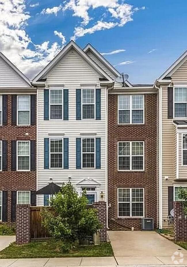 Building Photo - 105 Leather Fern Way