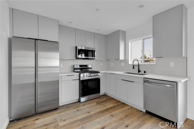 Foto del edificio - 1736 Carmona Ave