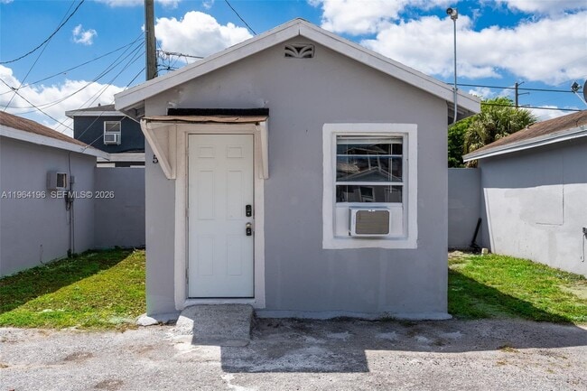 Foto del edificio - 12101 Everglades St