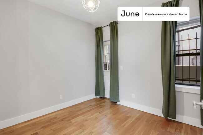 Foto del edificio - Room in Shared 5 bed/2.5 bath home