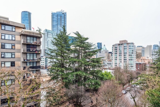 Building Photo - Central Plaza