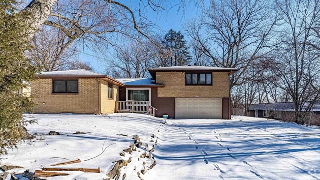 Building Photo - 1520 N Pierson Ave