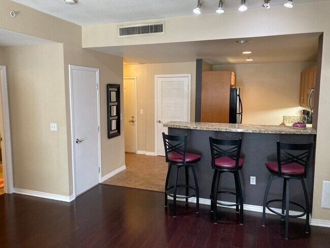 Building Photo - 530 K St