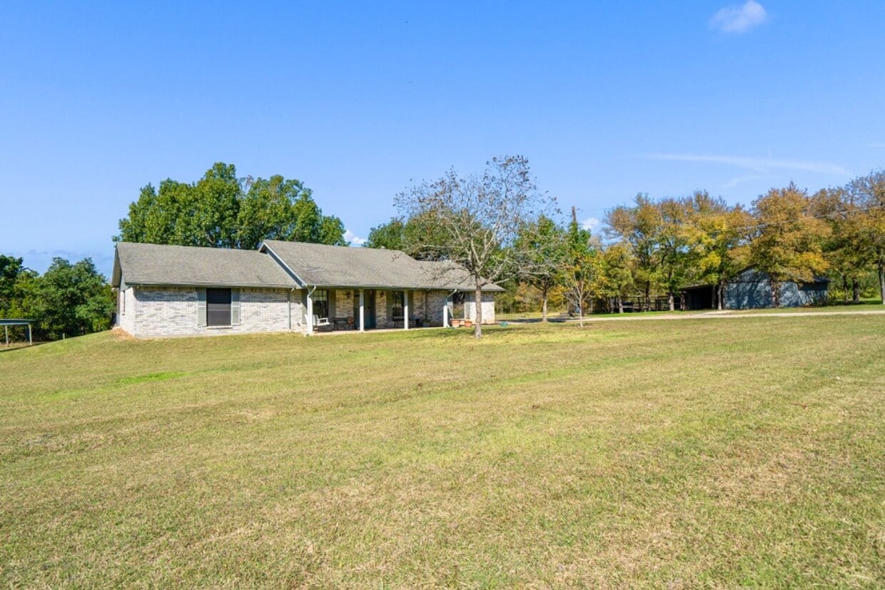 Primary Photo - 5510 Blue Bluff Rd